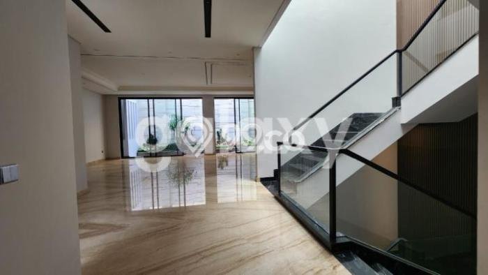 Properti Mewah LT 288m² Dekat Fasilitas Umum di Citraland, Surabaya Properti Mewah LT 288m² Dekat Fasilitas Umum di Citraland, Surabaya