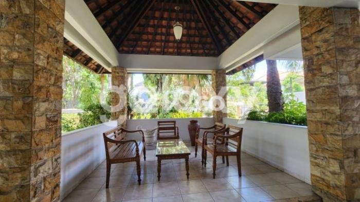 Sewa Rumah Nyaman LT 1825m2 / LB 1825m2 di Graha, Surabaya Sewa Rumah Nyaman LT 1825m2 / LB 1825m2 di Graha, Surabaya