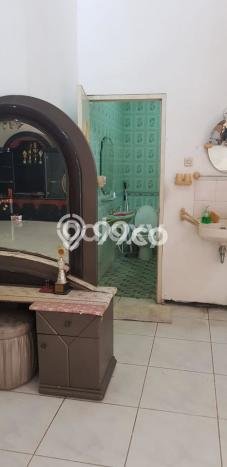 Siap Huni Rumah Mewah 5 Kamar di Rungkut Dekat ke Mana Pun Siap Huni Rumah Mewah 5 Kamar di Rungkut Dekat ke Mana Pun