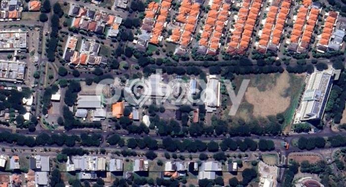Tanah Dijual Lokasi Strategis di Surabaya dengan Luas 8100m2 Tanah Dijual Lokasi Strategis di Surabaya dengan Luas 8100m2