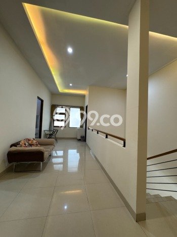 Siap Huni Hunian Elit 5 Kamar di Sukasari Dekat ke Mana Pun Siap Huni Hunian Elit 5 Kamar di Sukasari Dekat ke Mana Pun