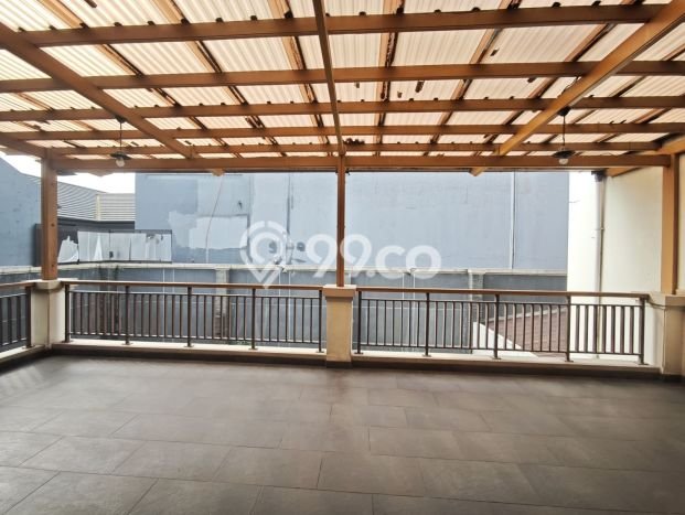 Rumah Mewah LB 510m2 Siap Pakai Desain Elegan di Mekar Wangi, Bandung Rumah Mewah LB 510m2 Siap Pakai Desain Elegan di Mekar Wangi, Bandung