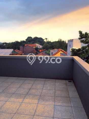 Rumah Strategis Modern Lb 150m2 di Jagakarsa, Jakarta Selatan Rumah Strategis Modern Lb 150m2 di Jagakarsa, Jakarta Selatan