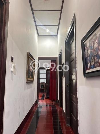 Hunian Elit LB 350m2 Siap Pakai Desain Elegan di Sumurbandung, Bandung Hunian Elit LB 350m2 Siap Pakai Desain Elegan di Sumurbandung, Bandung