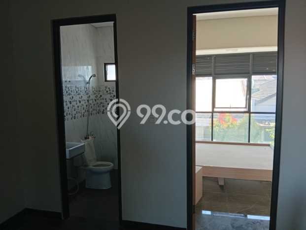 Hunian Elit LB 140m2 Siap Pakai Desain Elegan di Holis Cigondewah, Bandung Hunian Elit LB 140m2 Siap Pakai Desain Elegan di Holis Cigondewah, Bandung