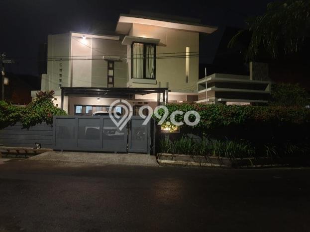 Rumah Elit LB 270m2 Siap Pakai Desain Elegan di Ciateul, Bandung Rumah Elit LB 270m2 Siap Pakai Desain Elegan di Ciateul, Bandung