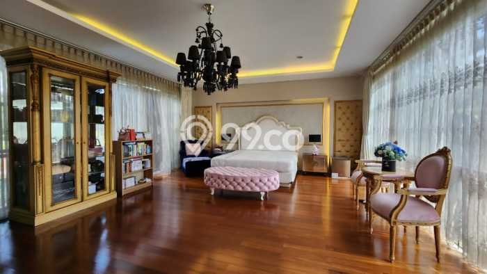 Rumah Elit Modern Tanpa Renovasi di Kota Baru Parahyangan Bandung Rumah Elit Modern Tanpa Renovasi di Kota Baru Parahyangan Bandung