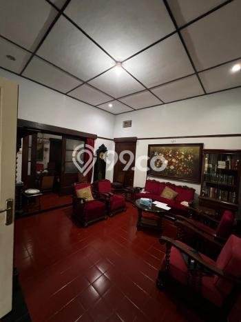 Hunian Elit LB 350m2 Siap Pakai Desain Elegan di Sumurbandung, Bandung Hunian Elit LB 350m2 Siap Pakai Desain Elegan di Sumurbandung, Bandung