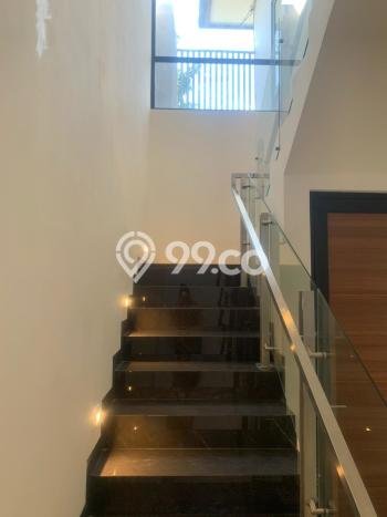 Rumah Elit Modern Tanpa Renovasi di Cipaganti Bandung Rumah Elit Modern Tanpa Renovasi di Cipaganti Bandung