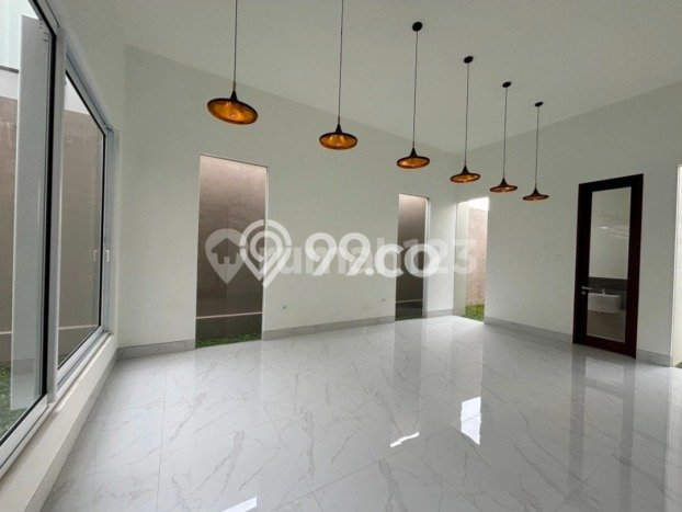 Dijual Rumah Luas Elegan Dengan View Cantik di Setiabudi, Bandung Dijual Rumah Luas Elegan Dengan View Cantik di Setiabudi, Bandung