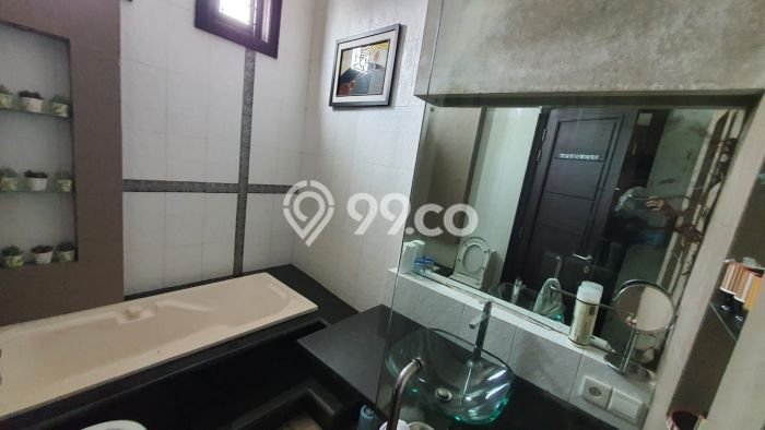 Hunian Mewah LB 320m2 Siap Huni Desain Elegan di Riau, Bandung Hunian Mewah LB 320m2 Siap Huni Desain Elegan di Riau, Bandung