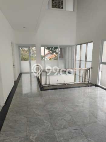 Jual Rumah Mewah Elegan Dengan View Cantik di Dago, Bandung Jual Rumah Mewah Elegan Dengan View Cantik di Dago, Bandung