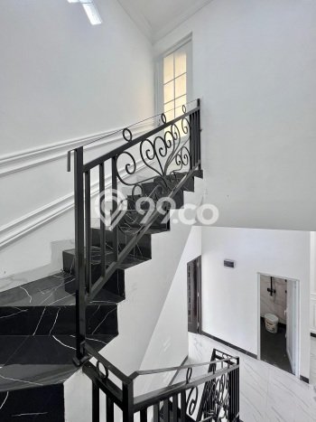 Jual Rumah Strategis Bagus Punya 4 KT di Jagakarsa Jakarta Selatan SHM Jual Rumah Strategis Bagus Punya 4 KT di Jagakarsa Jakarta Selatan SHM