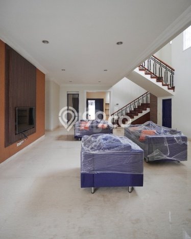 Hunian Ideal dengan LT 910m2 & LB 800m2 Dikontrakkan di Cipete Hunian Ideal dengan LT 910m2 & LB 800m2 Dikontrakkan di Cipete
