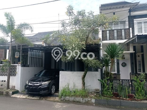 Rumah Terawat di Cihanjuang, Bandung, LT 72m2m², LB 60m2m² Rumah Terawat di Cihanjuang, Bandung, LT 72m2m², LB 60m2m²
