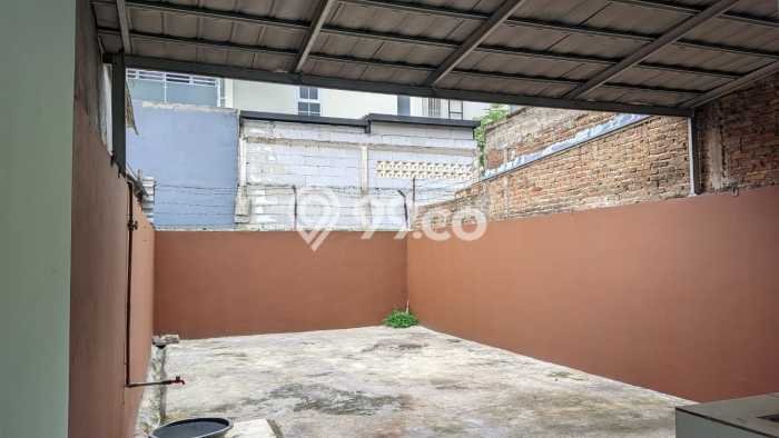 Rumah dengan Lokasi Strategis 2 KT di Arcamanik, Bandung Rumah dengan Lokasi Strategis 2 KT di Arcamanik, Bandung