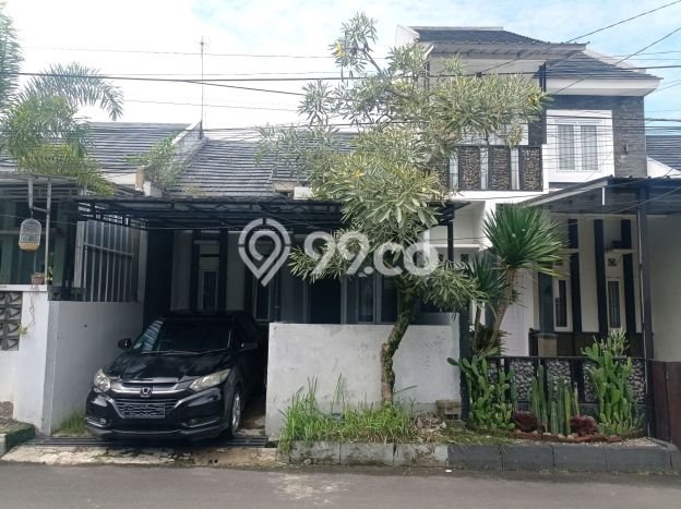 Rumah Terawat di Cihanjuang, Bandung, LT 72m2m², LB 60m2m² Rumah Terawat di Cihanjuang, Bandung, LT 72m2m², LB 60m2m²