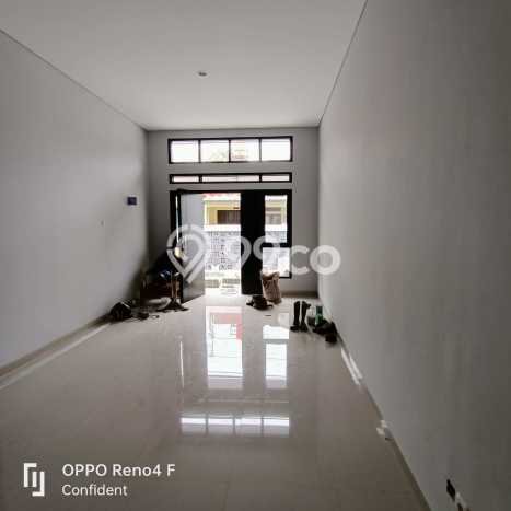 Rumah Nyaman di Buah Batu, 2 KM, Lingkungan Strategis, Luas 112m2m² Bangunan 90m2m² Rumah Nyaman di Buah Batu, 2 KM, Lingkungan Strategis, Luas 112m2m² Bangunan 90m2m²