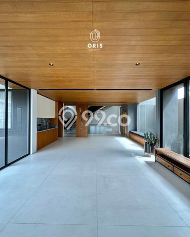 Rumah Mewah LB 380m2 Siap Huni Desain Elegan di Kemang, Jakarta Selatan Rumah Mewah LB 380m2 Siap Huni Desain Elegan di Kemang, Jakarta Selatan