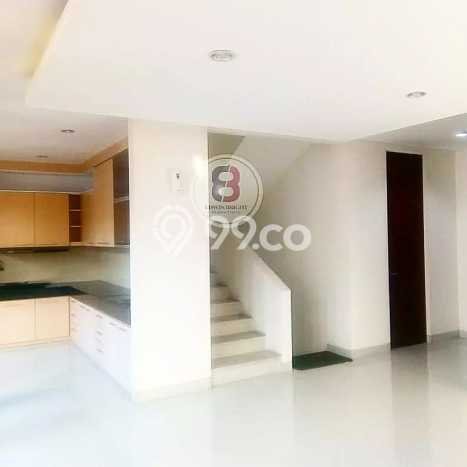Rumah Siap Pakai area Bintaro, Tangerang Selatan, Luas 300m² LB 450m² Rumah Siap Pakai area Bintaro, Tangerang Selatan, Luas 300m² LB 450m²