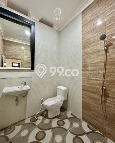 Hunian Impian Modern! Rumah Mewah area Cinere, Depok, Luas 180m² Bangunan 230m² Hunian Impian Modern! Rumah Mewah area Cinere, Depok, Luas 180m² Bangunan 230m²