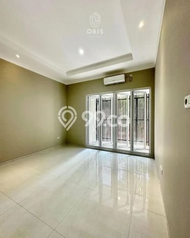 Rumah Nyaman 5 KT di Bintaro, Tangerang Selatan - LT 255m² Rumah Nyaman 5 KT di Bintaro, Tangerang Selatan - LT 255m²