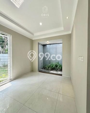 SPECIAL PRICE! Rumah Asri lokasi Bintaro, Luas 255m² Bangunan 300m² SPECIAL PRICE! Rumah Asri lokasi Bintaro, Luas 255m² Bangunan 300m²