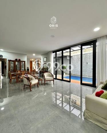 Hunian Eksklusif Siap Huni LT 370m2 di Cilandak, Jakarta Selatan Hunian Eksklusif Siap Huni LT 370m2 di Cilandak, Jakarta Selatan