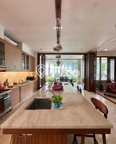 Jual Rumah Luas Megah Dengan View Cantik di Kemang, Jakarta Selatan Jual Rumah Luas Megah Dengan View Cantik di Kemang, Jakarta Selatan