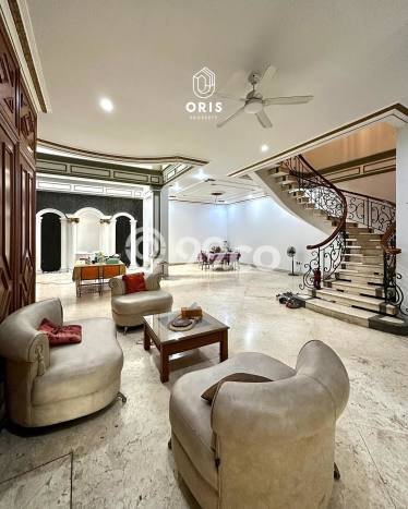 Rumah Mewah LB 500m2 Siap Pakai Desain Elegan di Veteran, Jakarta Selatan Rumah Mewah LB 500m2 Siap Pakai Desain Elegan di Veteran, Jakarta Selatan