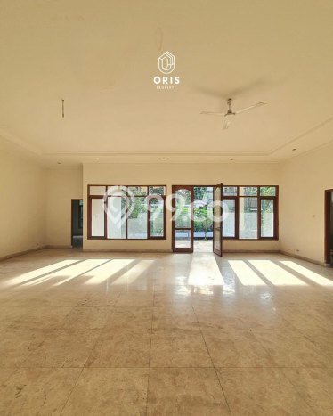 Dijual Rumah Mewah Elegan Dengan View Cantik di Kemang, Jakarta Selatan Dijual Rumah Mewah Elegan Dengan View Cantik di Kemang, Jakarta Selatan