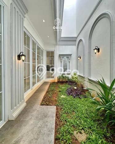 Hunian Elit LB 350m2 Siap Pakai Desain Elegan di Joglo, Jakarta Barat Hunian Elit LB 350m2 Siap Pakai Desain Elegan di Joglo, Jakarta Barat
