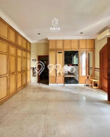 Rumah Mewah LB 500m2 Siap Pakai Desain Elegan di Veteran, Jakarta Selatan Rumah Mewah LB 500m2 Siap Pakai Desain Elegan di Veteran, Jakarta Selatan