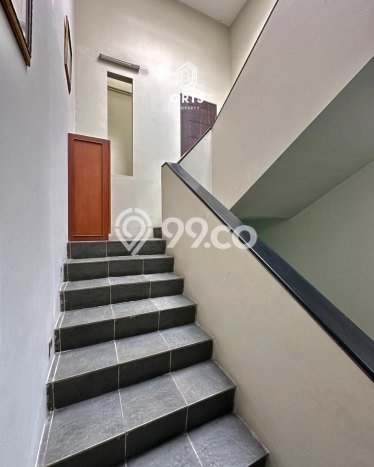 Kost Dijual Lokasi Kebayoran Baru, Jakarta Selatan, Spesifikasi 0 Kamar Tidur dan Luas 500m2 Kost Dijual Lokasi Kebayoran Baru, Jakarta Selatan, Spesifikasi 0 Kamar Tidur dan Luas 500m2