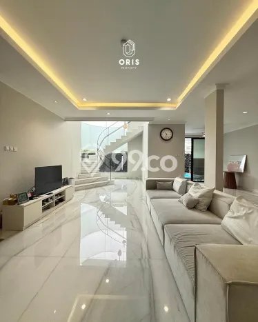 Rumah Mewah LB 365m2 Siap Pakai Desain Elegan di Lebak Bulus, Jakarta Selatan Rumah Mewah LB 365m2 Siap Pakai Desain Elegan di Lebak Bulus, Jakarta Selatan