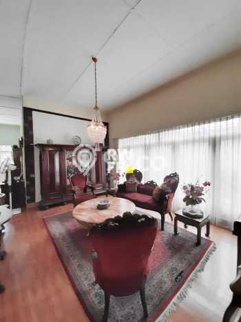 Siap Huni Rumah Mewah 6 Kamar di Menteng Dekat ke Mana Saja Siap Huni Rumah Mewah 6 Kamar di Menteng Dekat ke Mana Saja