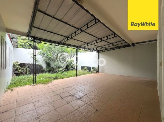 For Sale! Premium House LT 275m2 Desain Elegan di Kota Wisata For Sale! Premium House LT 275m2 Desain Elegan di Kota Wisata