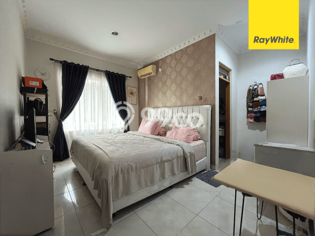 Jual Rumah Luas Elegan Dengan View Eksklusif di Kota Wisata, Bogor Jual Rumah Luas Elegan Dengan View Eksklusif di Kota Wisata, Bogor