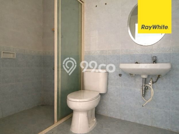 For Sale! Luxury House LT 200m2 Desain Elegan di Kota Wisata For Sale! Luxury House LT 200m2 Desain Elegan di Kota Wisata