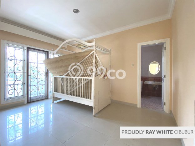 Dijual Rumah Mewah Elegan Dengan View Cantik di Kota Wisata, Bogor Dijual Rumah Mewah Elegan Dengan View Cantik di Kota Wisata, Bogor