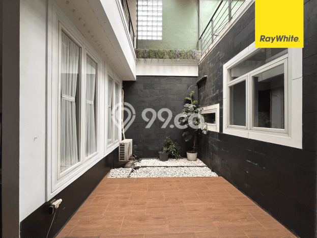 Jual Rumah Luas Elegan Dengan View Eksklusif di Kota Wisata, Bogor Jual Rumah Luas Elegan Dengan View Eksklusif di Kota Wisata, Bogor