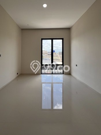 Rumah Minimalis 4 KT di BSD Nusaloka Tangerang Semi Furnished Rumah Minimalis 4 KT di BSD Nusaloka Tangerang Semi Furnished
