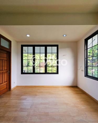 Ready to Use! Premium House LT 768m2 Desain Modern di Pondok Indah Ready to Use! Premium House LT 768m2 Desain Modern di Pondok Indah