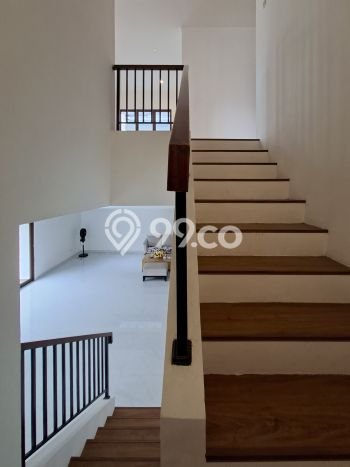 Rumah Elit LB 340m2 Siap Pakai Desain Elegan di Bintaro, Tangerang Selatan Rumah Elit LB 340m2 Siap Pakai Desain Elegan di Bintaro, Tangerang Selatan