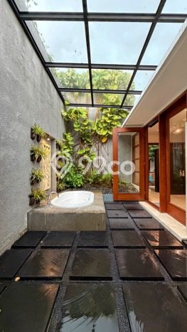 Dijual Rumah Premium dengan Fasilitas Sekitar Lengkap di Cilandak, Jakarta Selatan Dijual Rumah Premium dengan Fasilitas Sekitar Lengkap di Cilandak, Jakarta Selatan