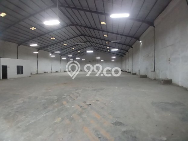 Gudang Area Bisnis Kawasan Makassar, Luas 1300m², Siap Operasional Gudang Area Bisnis Kawasan Makassar, Luas 1300m², Siap Operasional