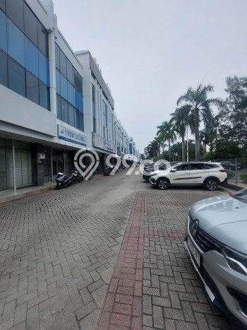 Ruko untuk Disewa di Pusat Jakarta Barat Luas Bangunan 693m2 Ruko untuk Disewa di Pusat Jakarta Barat Luas Bangunan 693m2