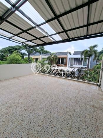 Ready to Use! Premium House LT 108m2 Desain Elegan di Joglo Ready to Use! Premium House LT 108m2 Desain Elegan di Joglo