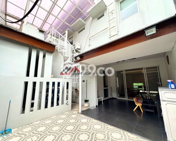 Rumah Elit Modern Siap Huni di Lebak Bulus Jakarta Selatan Rumah Elit Modern Siap Huni di Lebak Bulus Jakarta Selatan