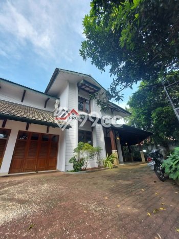 Rumah Elit LB 700m2 Siap Huni Desain Elegan di Kemang, Jakarta Selatan Rumah Elit LB 700m2 Siap Huni Desain Elegan di Kemang, Jakarta Selatan